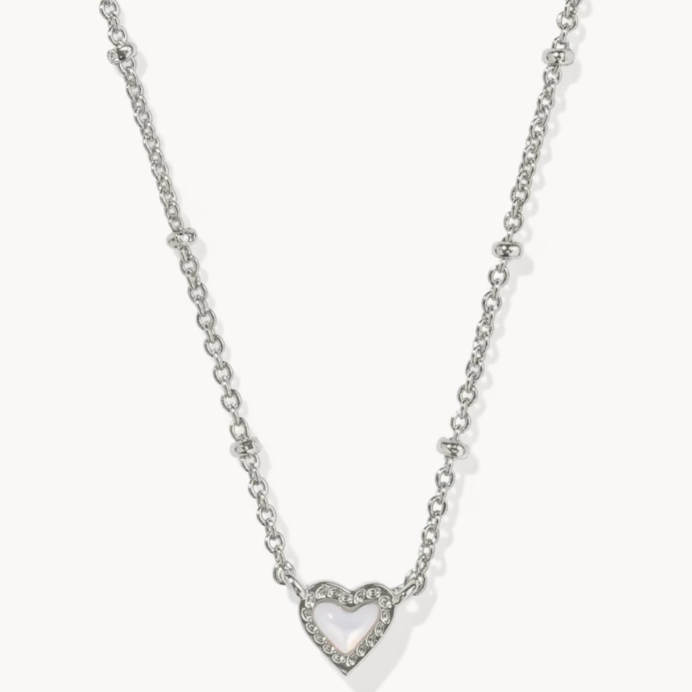 NWT Kendra Scott Mini Ari Heart Satellite Pendant Necklace in Mother of Pearl - Picture 13 of 15